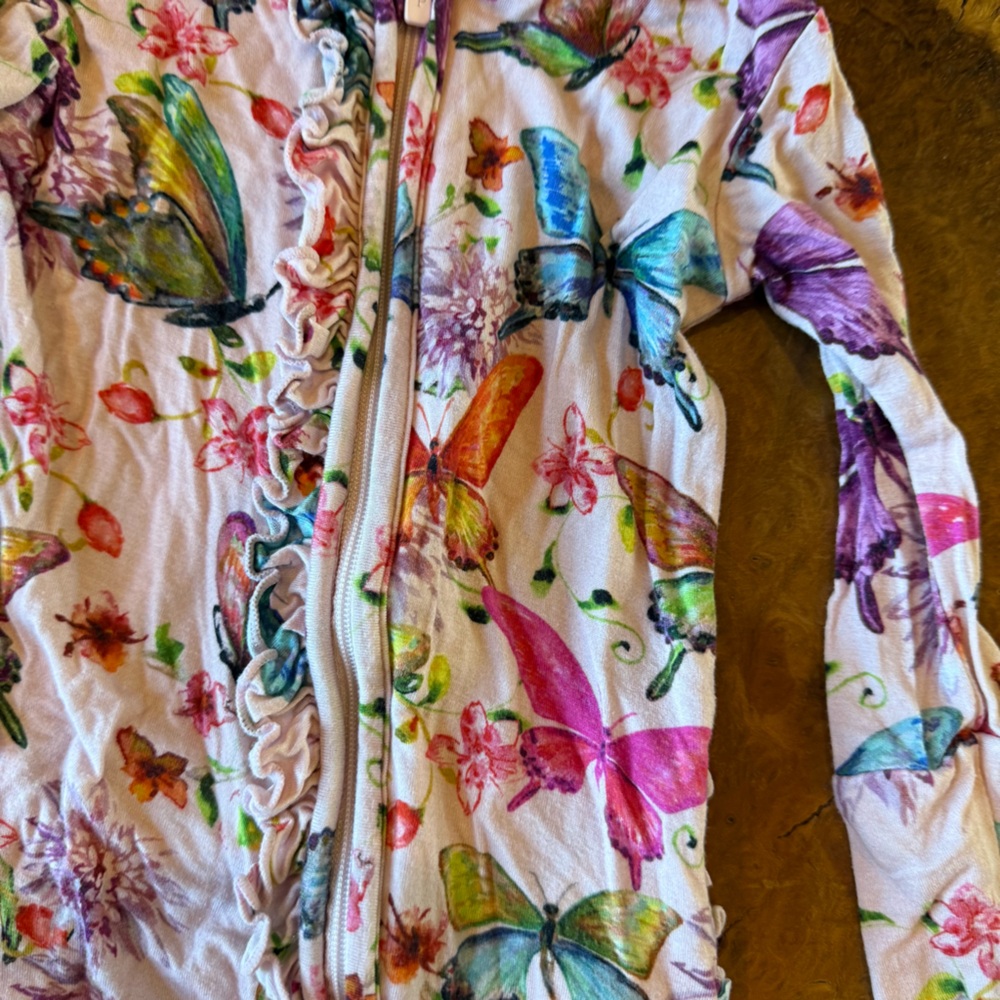 🦋 Posh Peanut Watercolor Butterfly Zip Footie Pajamas – Baby Girl (6–9 Months) - Picture 2 of 4